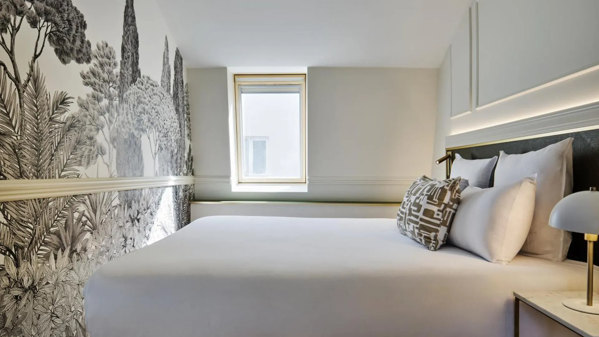 פריז Hotel Moulin Plaza By Happyculture 3*,