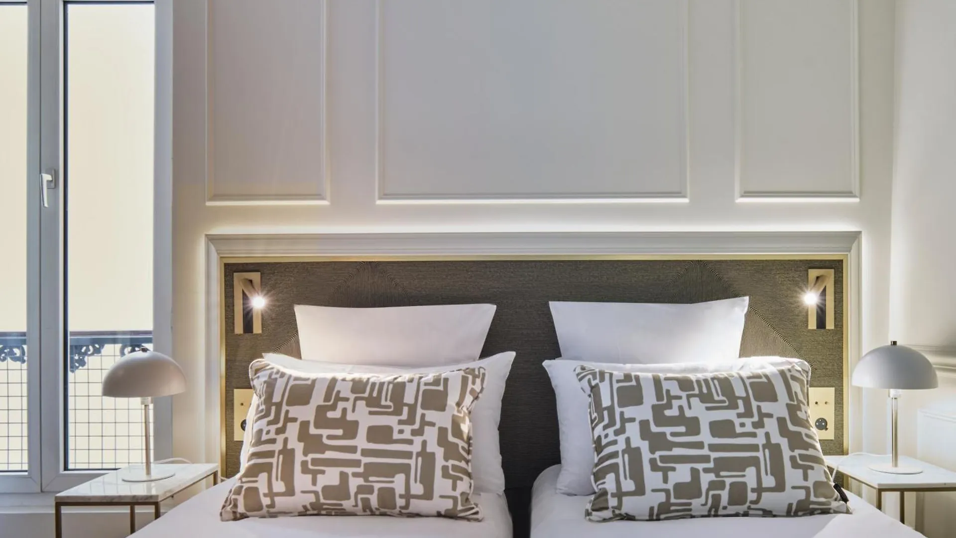 פריז Hotel Moulin Plaza By Happyculture
