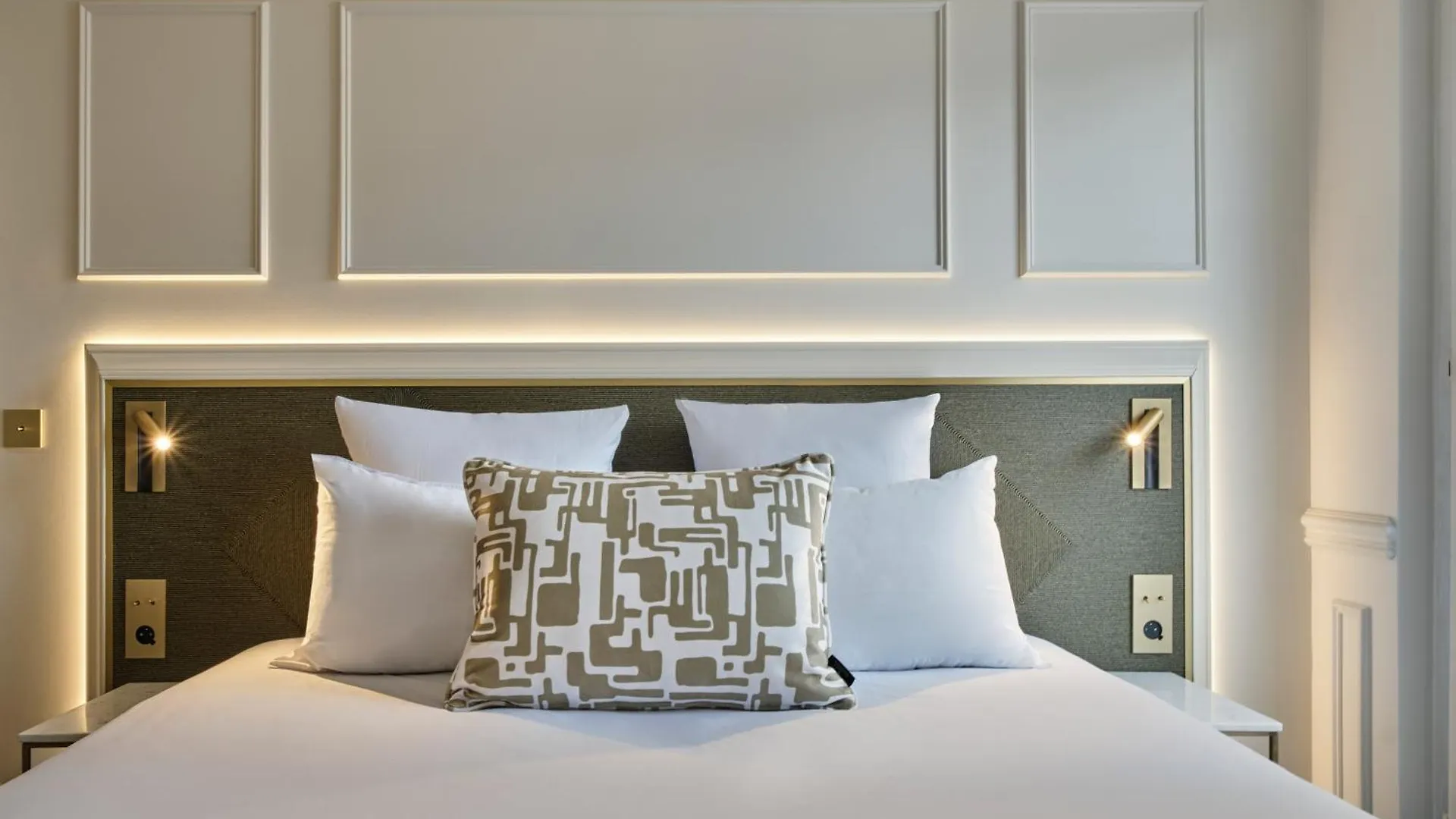 פריז Hotel Moulin Plaza By Happyculture