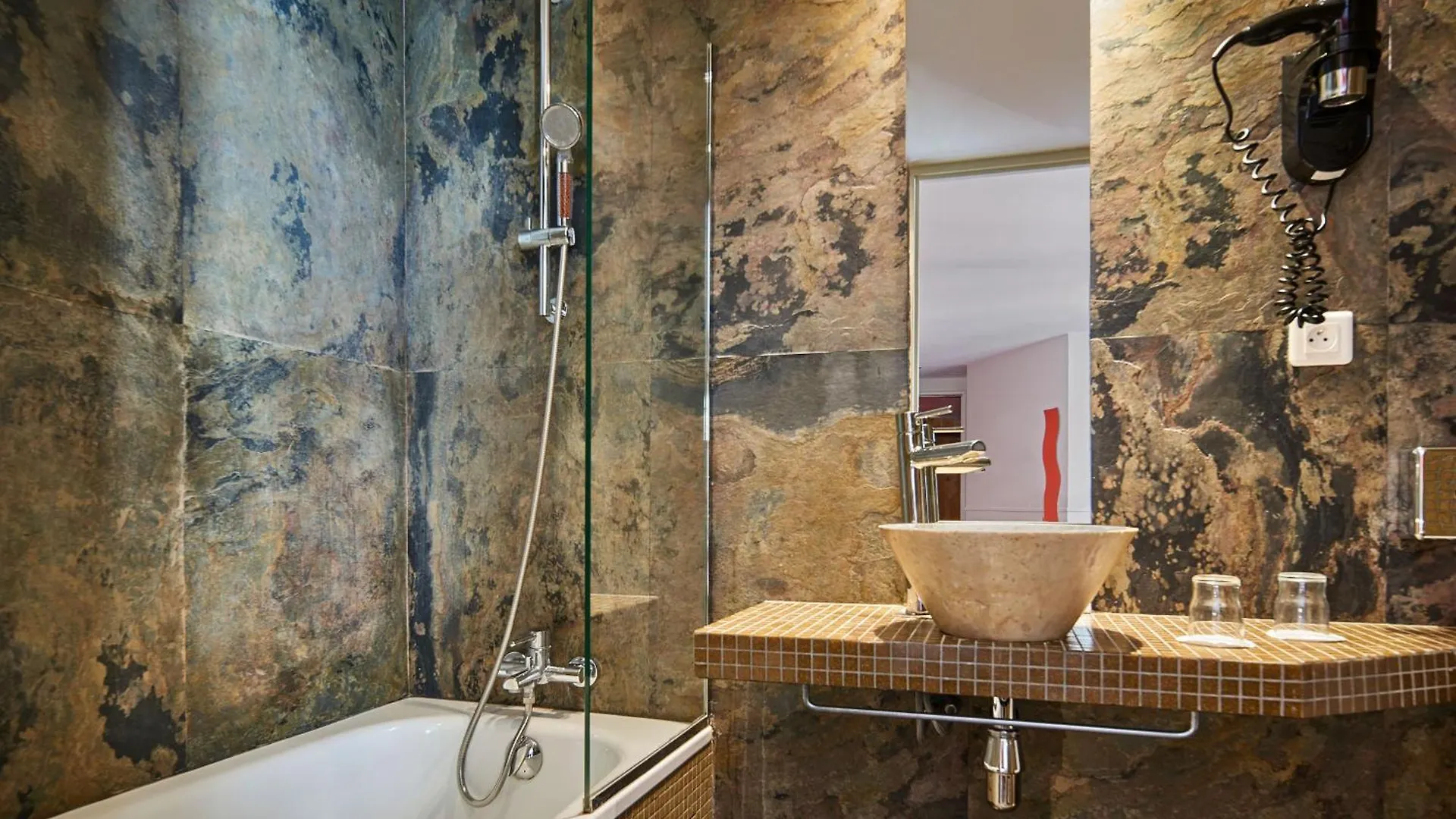 Hotel Moulin Plaza By Happyculture Paris