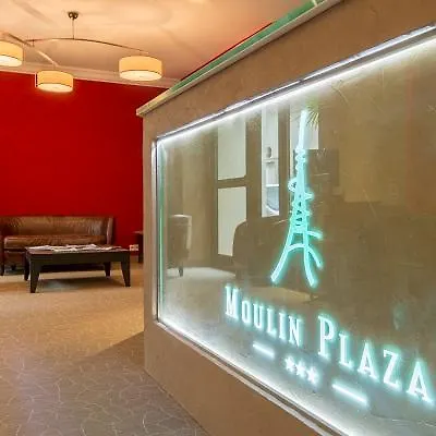 Hotel Moulin Plaza By Happyculture Paris France